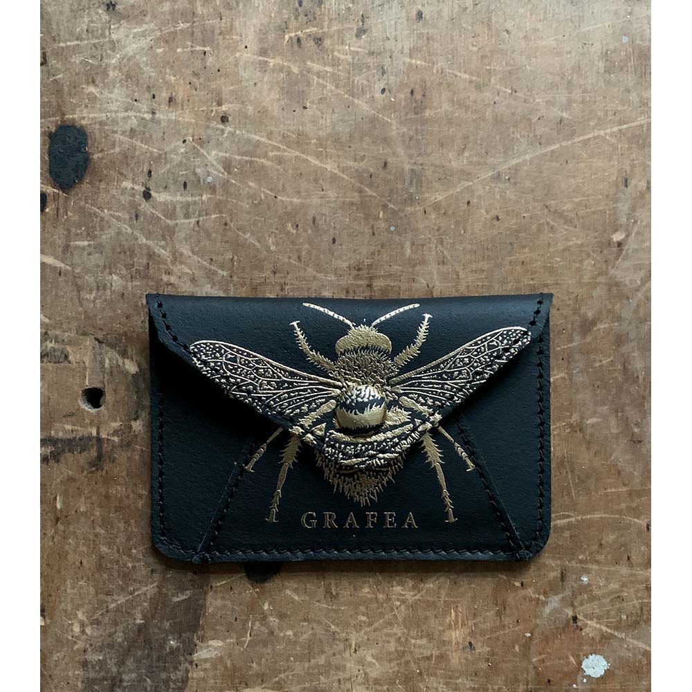 Gucci bee card wallet hotsell