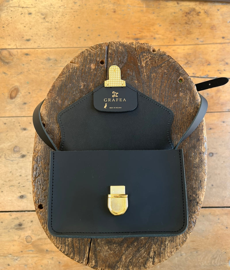 SMALL CROSSBODY AUTUMN - Leather Shoulder Bag – GRAFEA