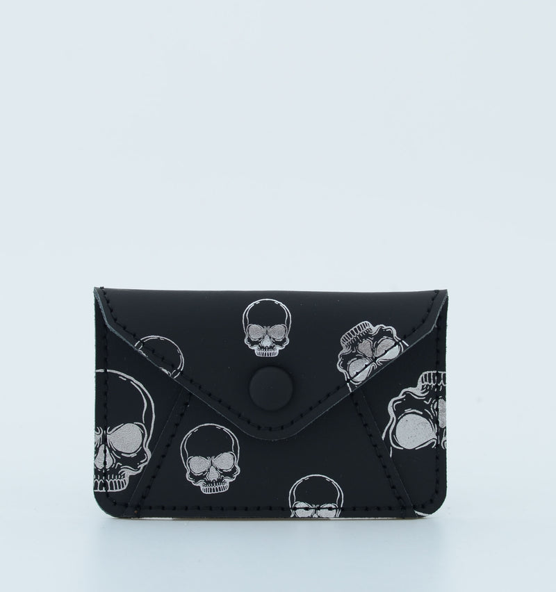 CARD WALLET SILVER SKULLS