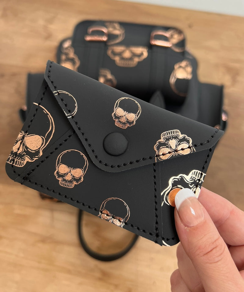 CARD WALLET ROSE GOLD SKULLS