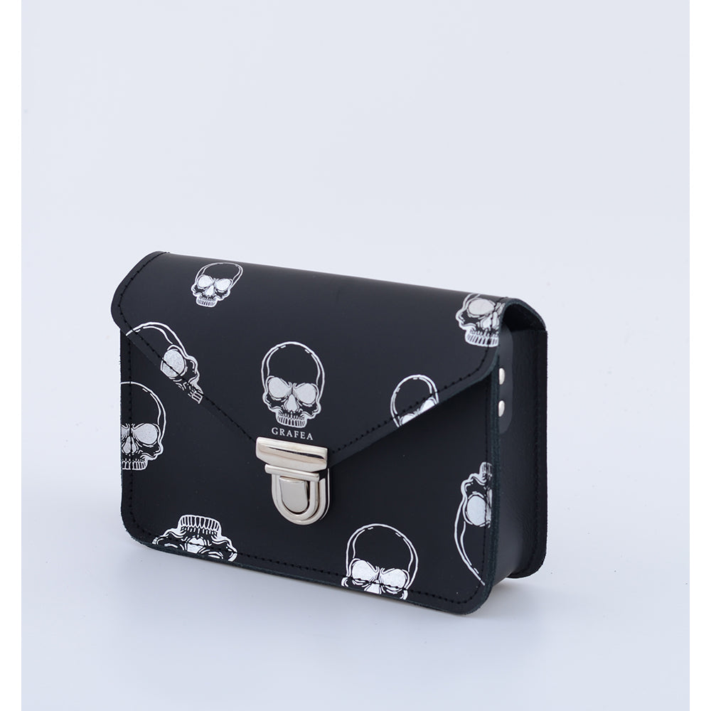 Wallet body bag／ミニポーチ付／silver Wallet body bag／ミニポーチ付／silver Buy Silver Leather
