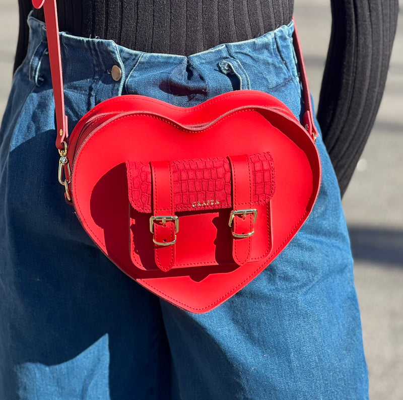 HEART SATCHEL SUEDE RED