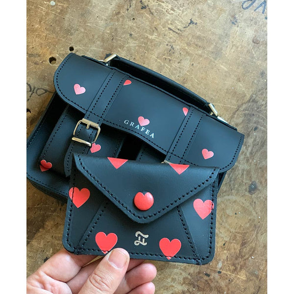 CARD WALLET RED HEARTS